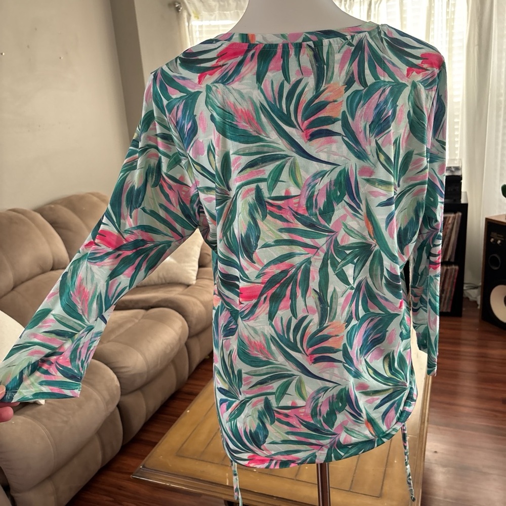 Stella Parker Collection top blouse. Tropical leaves. - Picture 4 of 8